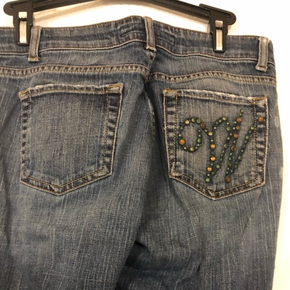Zara distressed frayed hem studded logo back pocket jeans. Size 4 - Picture 3 of 11